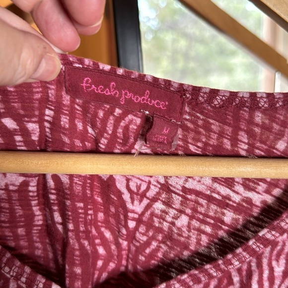 NWOT Fresh Produce Burgundy Elbow Sleeve Windfall Shark-bite Hem Tunic Sz Medium - Picture 5 of 9